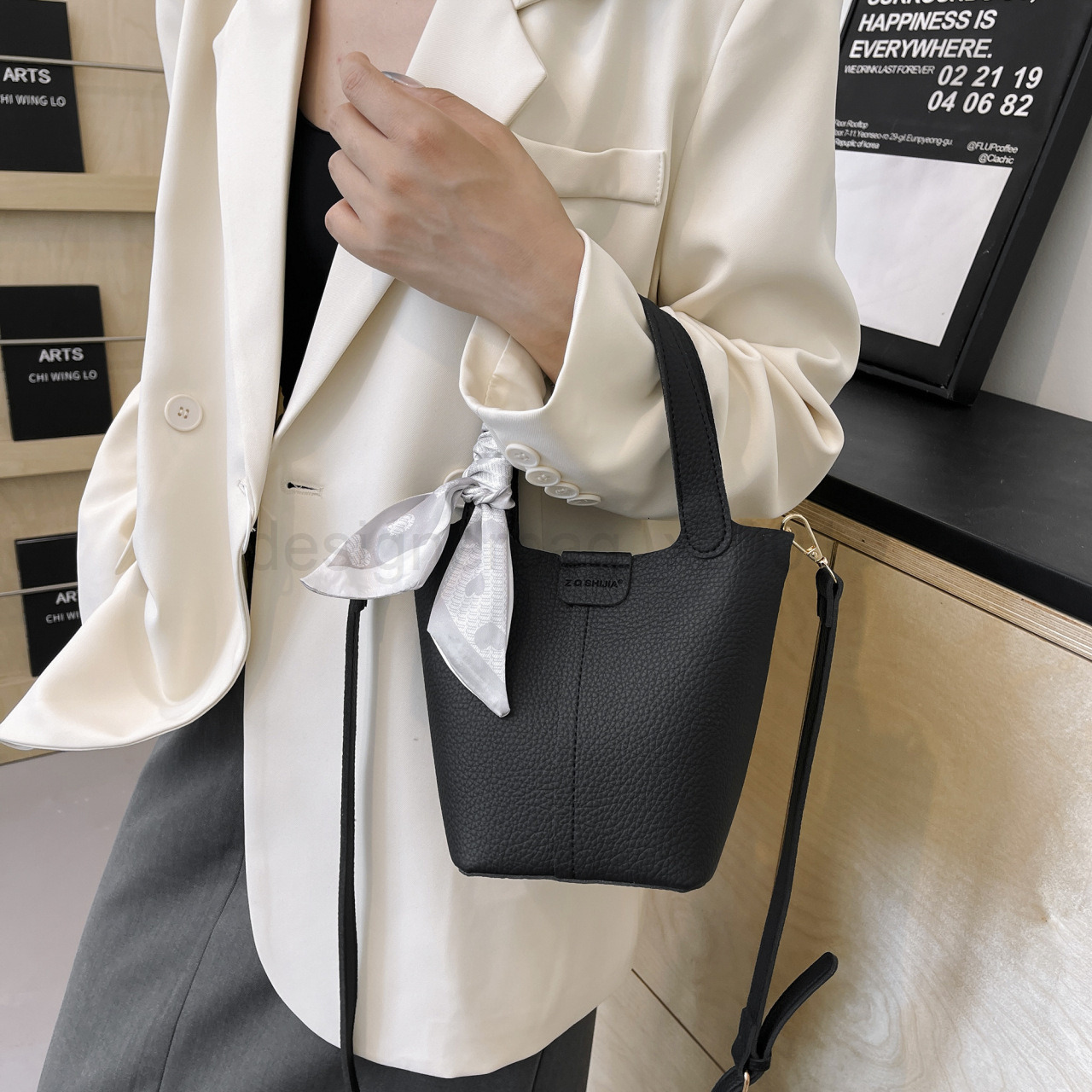 Fashion Classic Bag Designer 10a Top Woman Handbagevening Bags Fashionable Handheld Small Bucket Highend Silk Scarf Versatile Single Shoulder Diagona