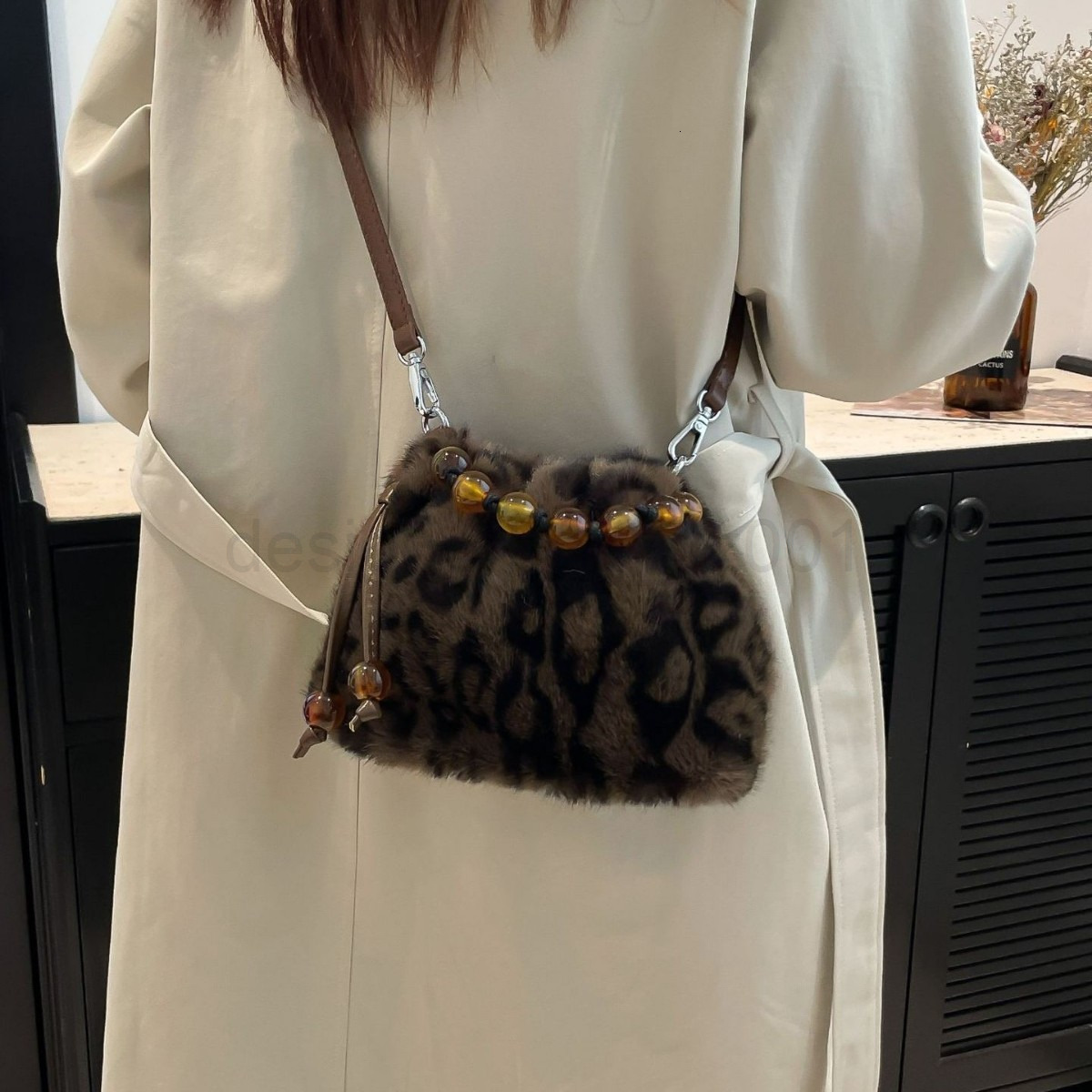 Bag Designer Fashion Classic 10a Top Woman Handbagevening Bags Simple and Cute Plush Womens Bucket for Autumn Winter New Soft Fluffy Shoulder Crossbod