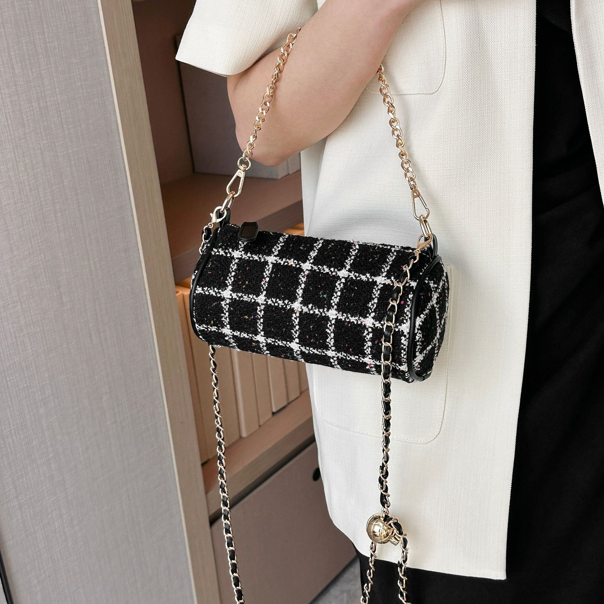 Bag Designer Fashion Classic 10a Top Woman Handbagevening Bags New Trendy and Versatile Diamond Grid Chain Casual Single Shoulder Crossbody Cylindrica