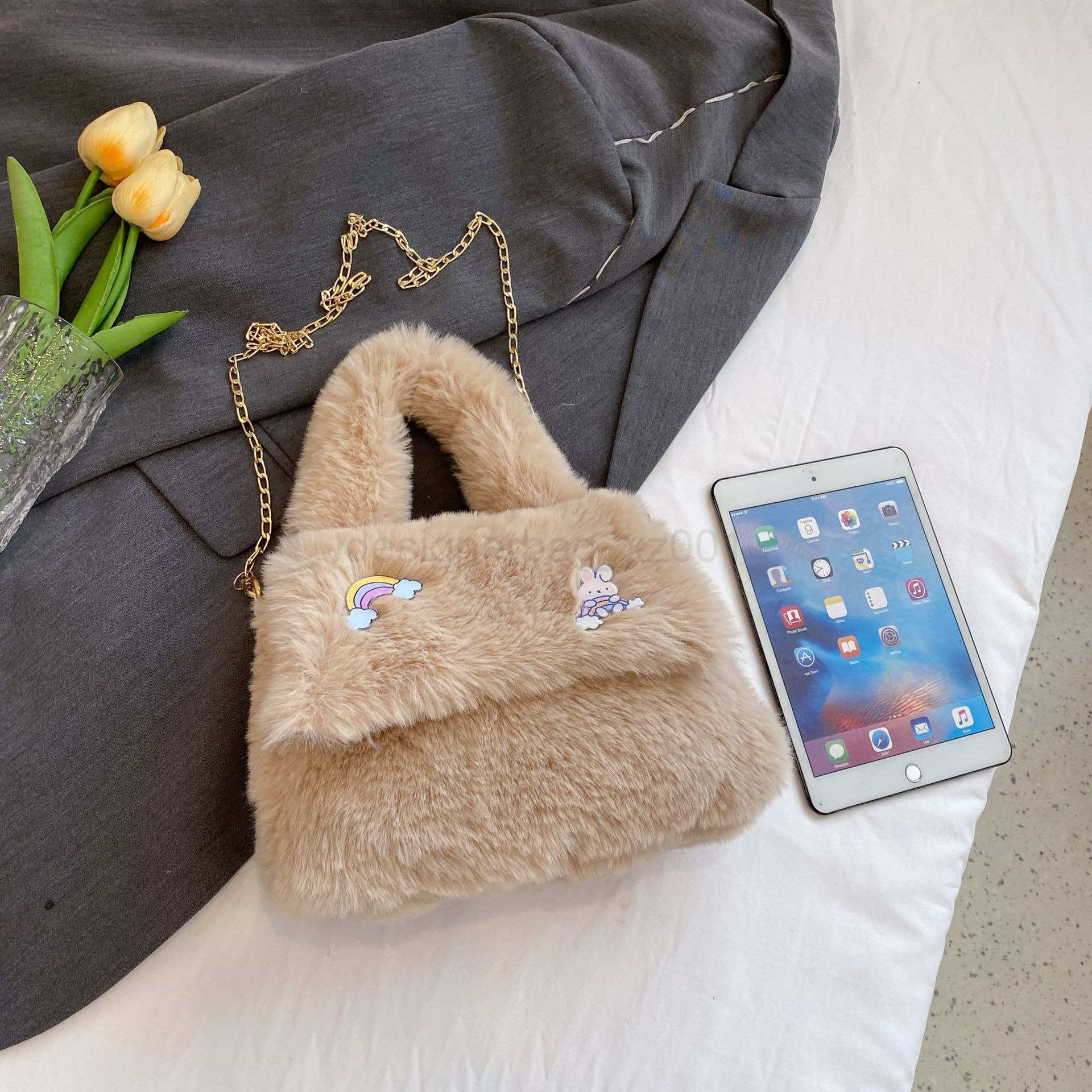 Bag Designer Fashion Classic 10a Top Woman Handbagevening Bags Womens Japanese and Korean Cute Exquisite Plush Badge Wrist Autumn Winter New Single Sh