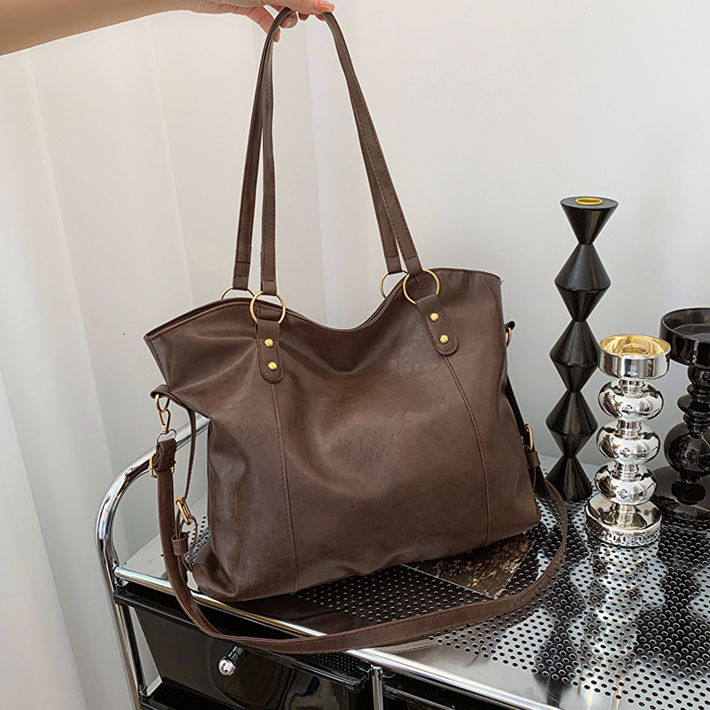 Vintage Women's Handbag Designer Large Capacity Crossbody Bag Women's Single Shoulder Crossbody Bag Autumn And Winter Women's Bag