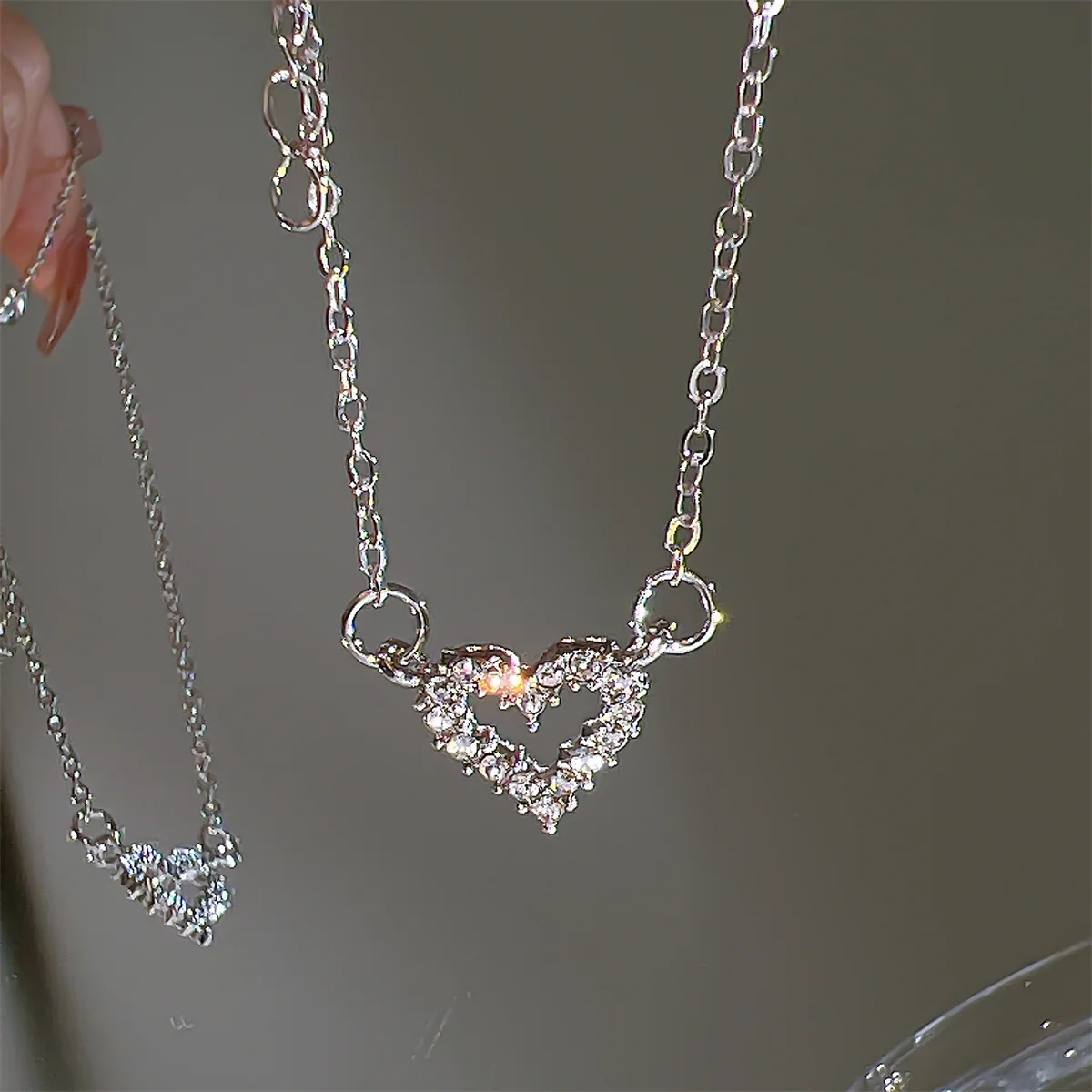 Shiny Y2K silver Color Heart Neclace Pendant for Women Girls Cute Deilicated Hollow Love Heart Clavicle Chain Necklaces Jewelry