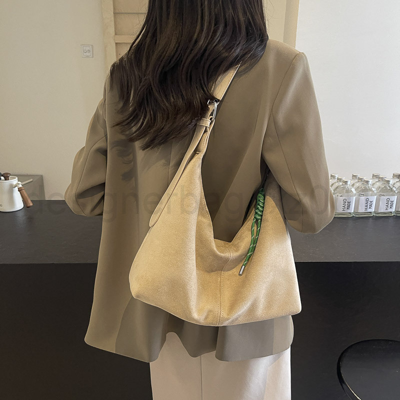 Bag Designer Fashion Classic 10a Top Woman Handbagfashion Canvas Bags Niche Design Autumnwinter New Bucket Large Capacity Single Shoulder Underarm Com