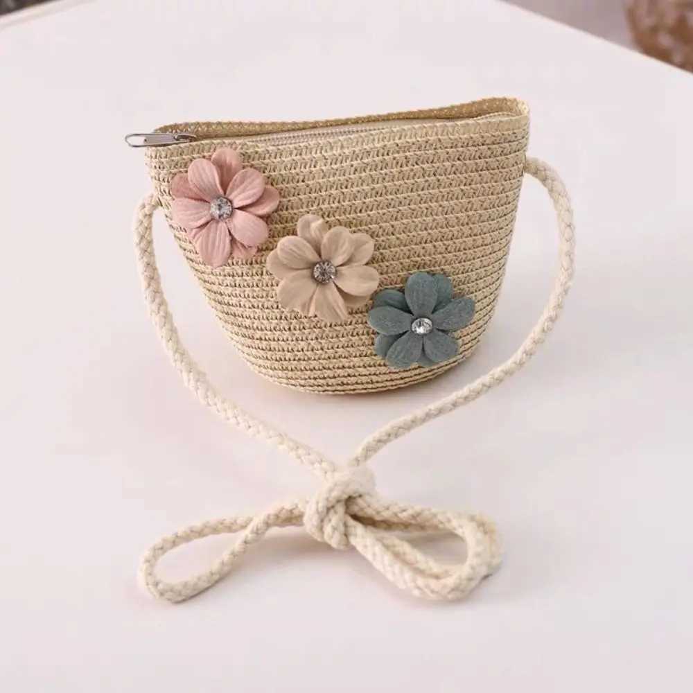 New Handmade Girls Shoulder Bag Flower Straw Crossbody Bag Messenger Bag Kids Keys Coin Purse Cute Princess Mini Rattan Handbag LX241104