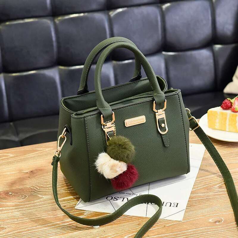 Designer Bag Fashion PU Leather Bucket With Hairball Ornaments Women Handbag Vintage Solid Color Top Handle Shoulder Crossbody Bags purse luxury bag d