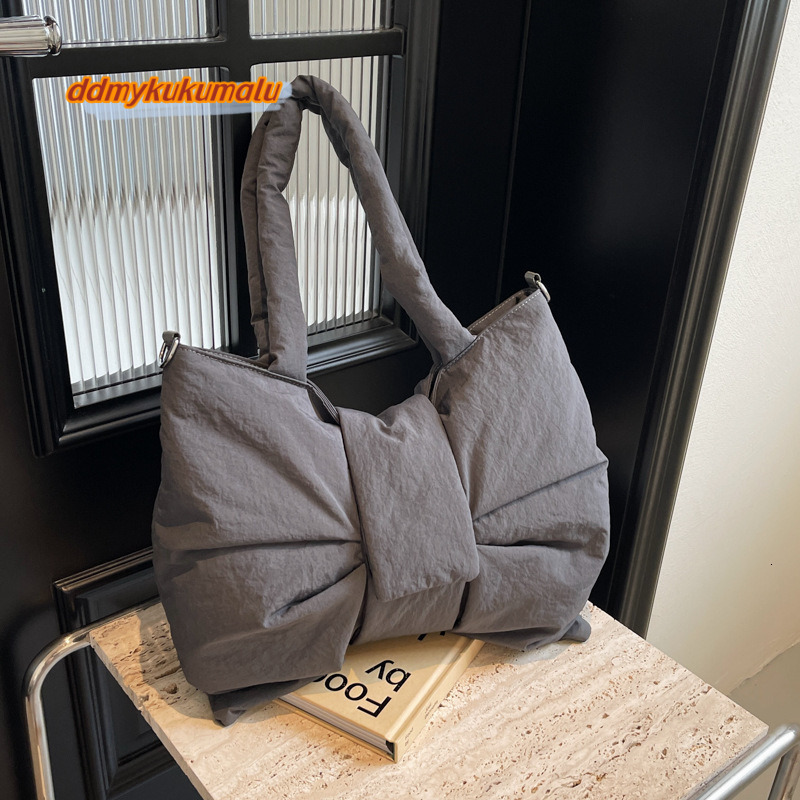 2024 new minimalist canvas one shoulder bag, cute and exquisite bow tie, niche crossbody commuting tote bag #31 kukumalu