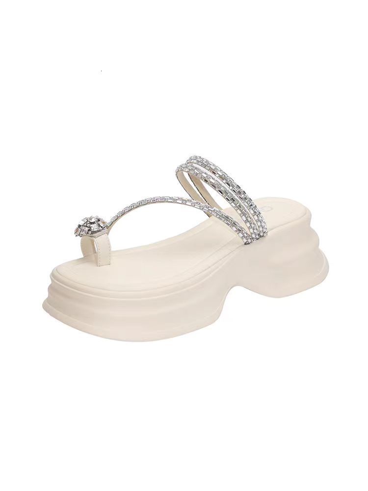 Clip toed slippers for women summer wear 2024 new versatile thick bottom rhie fairy with skirt set toe sandals