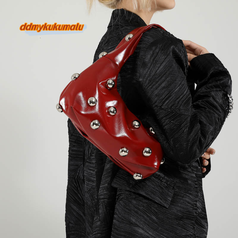 2024 New Riveted Ball Underarm Trendy Fashion, niche Design, Single Personalized Cross Shoulder Women's Bag #29 kukumalu