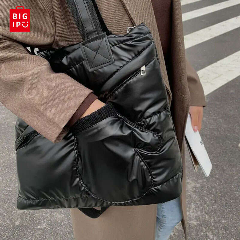 Designer Bag Female Down Bags Hot Sale Women Winter Mobile Space Glove Bag Cotton-Padded Jacket Shoulder Handbag Christmas Gift 2025 Droship purse lux