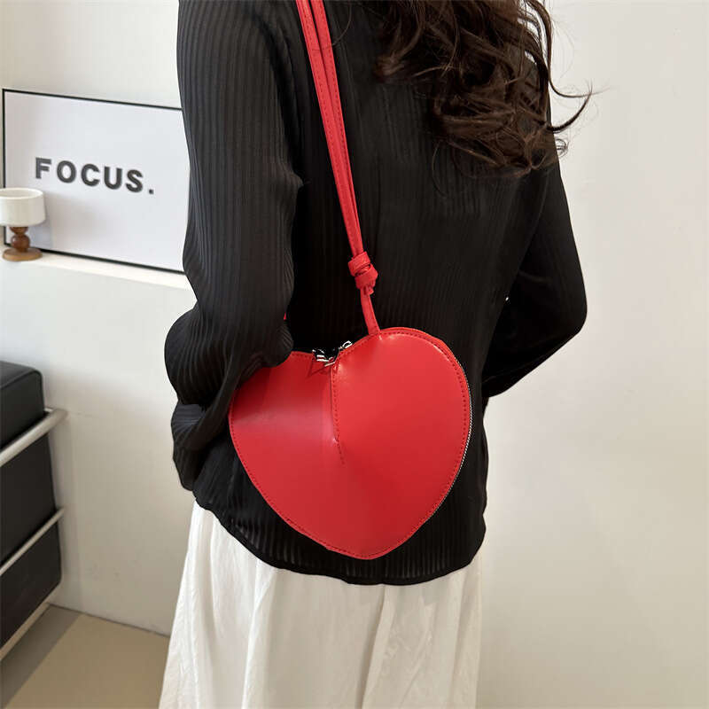 Fashion - Heart-Shaped Crossbody With Wide Shoulder Strap In Solid Color, Versatile Casual Bag For Women