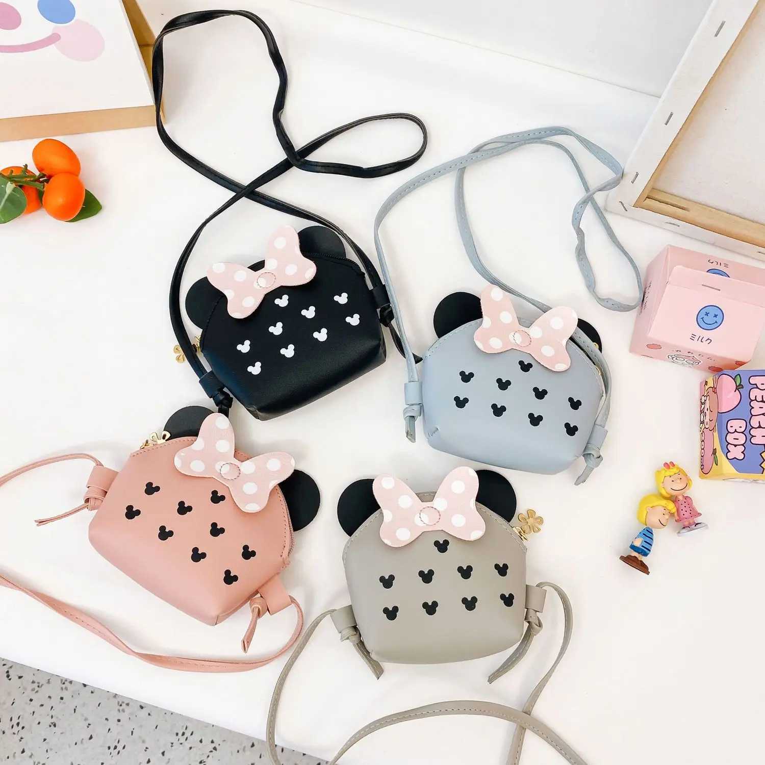 Girls mini messenger bag 5 colors easy to match clothes its cool to carry the same bag with your little sisters LX241104