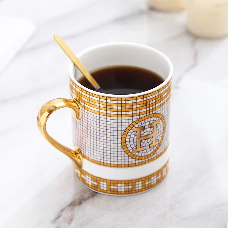 Mugs Mugs Straight European Creative Drawing Gold Edge Ceramic Mark Cup Home Breakfast Afternoon Tea Coffee Set S247236