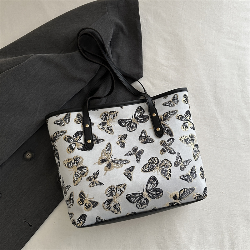 2025S Fashion Designer Summer New Large Capacity Fashion Commuter Shoulder Bag For Women