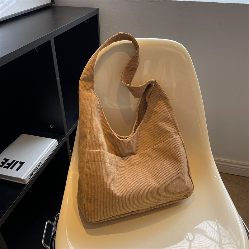 2025 Designer Autumn New 3 2024 Fashion Big Commuter Large Capacity Single Shoulder Bag for Women