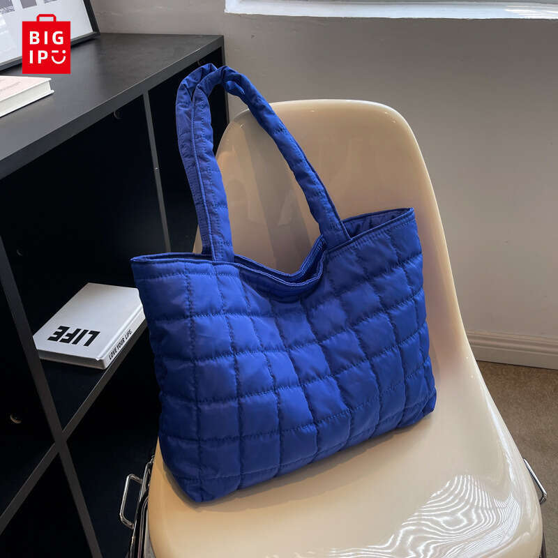 Designer Bag Large Capacity Winter Shoulder Bag Female Solid Color Handbags Cotton Casual Shopper Tote For Women Fashion Top Handle Bag Bolsa purse lu