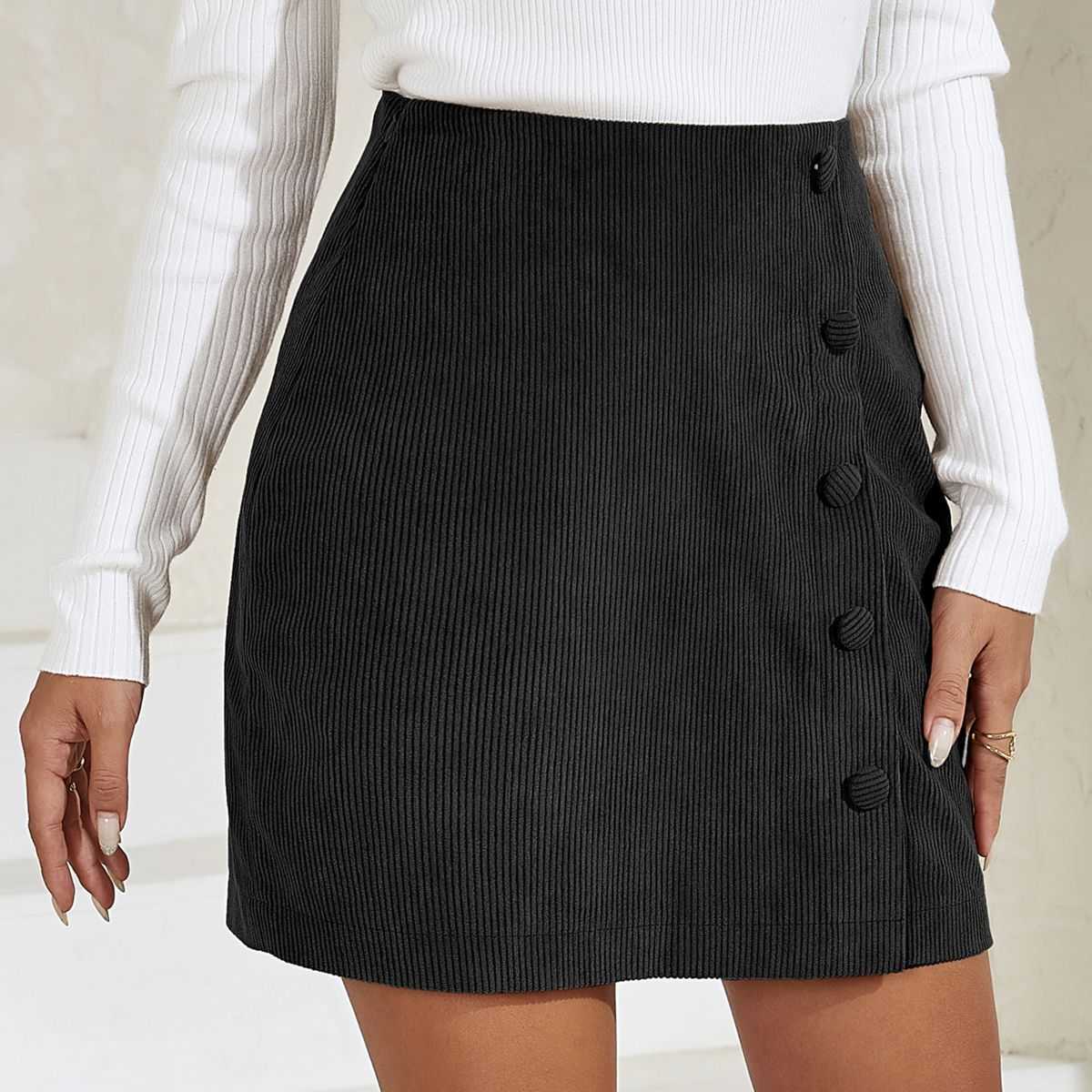 WoMens Corduroy Half Short Skirt Autumn Winter Solid Color Hip-hugging Skirt Cloth Buckle Zipper Skirt High Waist Slimming Hip Skirt 241023