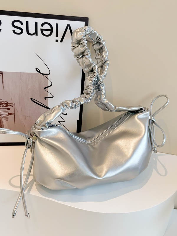 High End Female Niche Texture Crossbody With Folded New Fashionable Commuting Shoulder Versatile Dumpling Bag Bags Designer Handbags