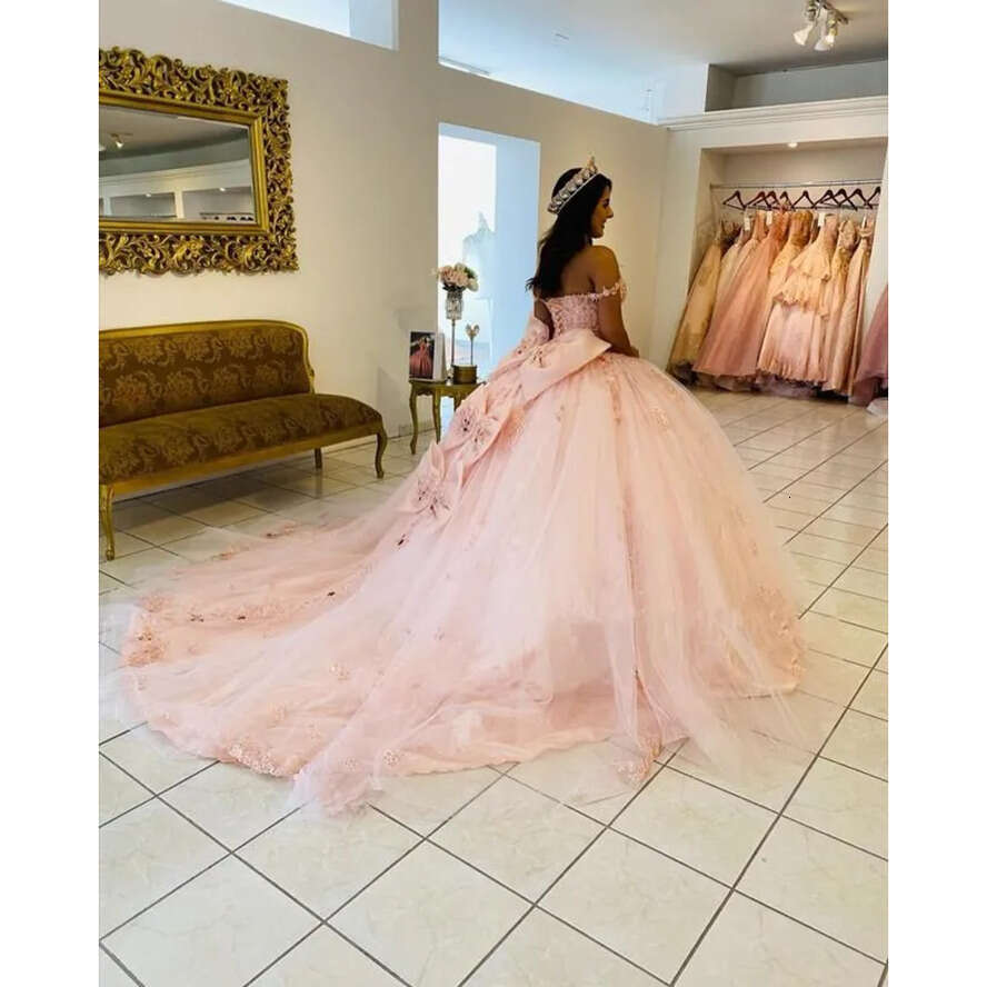 Pink Quinceanera Dresses Lace Up Appliqued Off The Shoulder Bow Princess Ball Gown Prom Party Wear Sweet 16 Dress Vestidos Masquerade