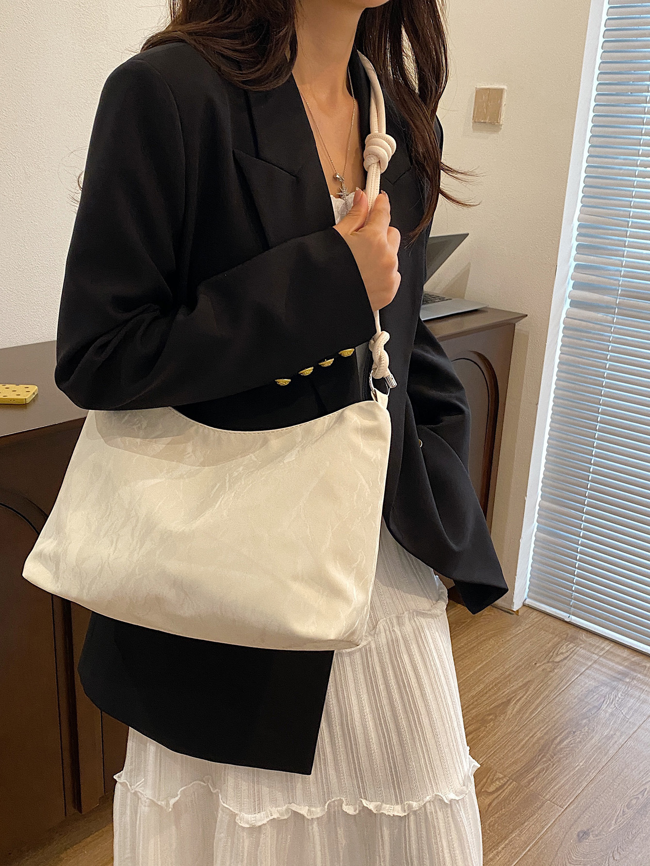 2025 Designer Autumn 3 2024 New Fashion Commuter Versatile Tote Shoulder Bag for Women