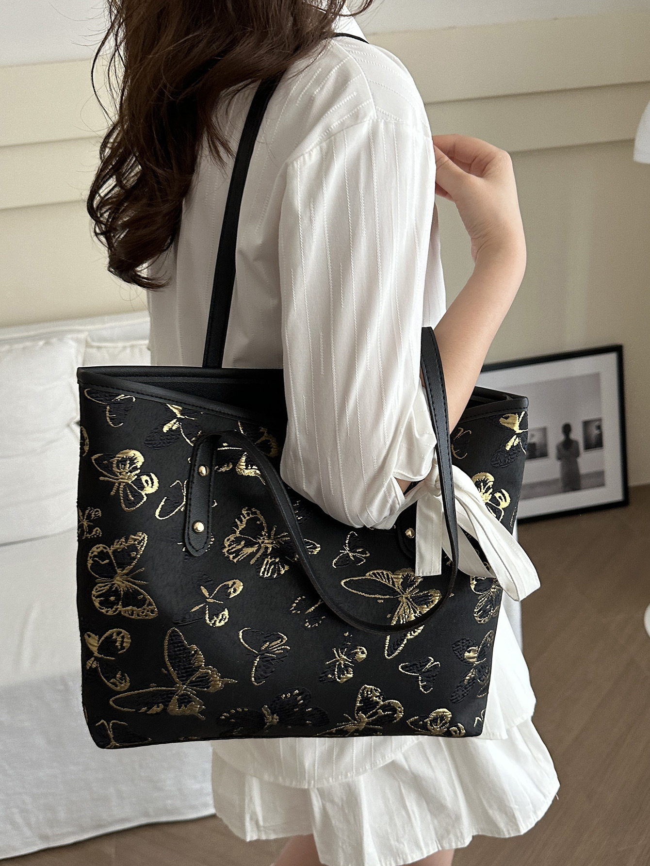 2025S Fashion Designer Summer New Large Capacity Fashion Commuter Shoulder Bag For Women