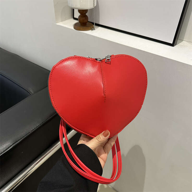 Fashion - Heart-Shaped Crossbody With Wide Shoulder Strap In Solid Color, Versatile Casual Bag For Women