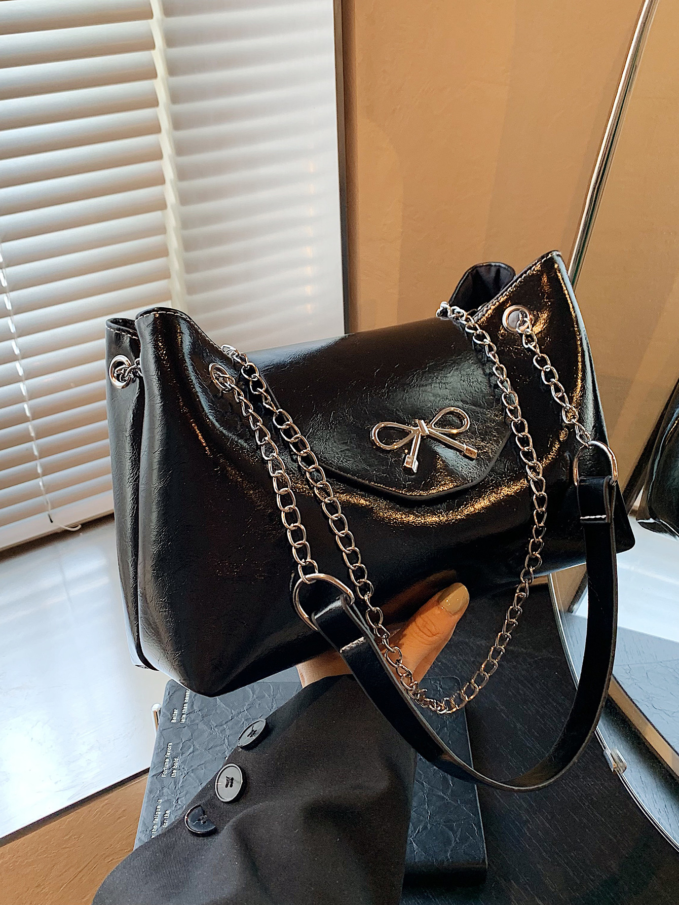 25 Summer New French Large Capacity Storage Bag Fashion Designer Women Handbag High Quality Multi Functional Shoulder Bag Light Luxury Mini Butterfly 