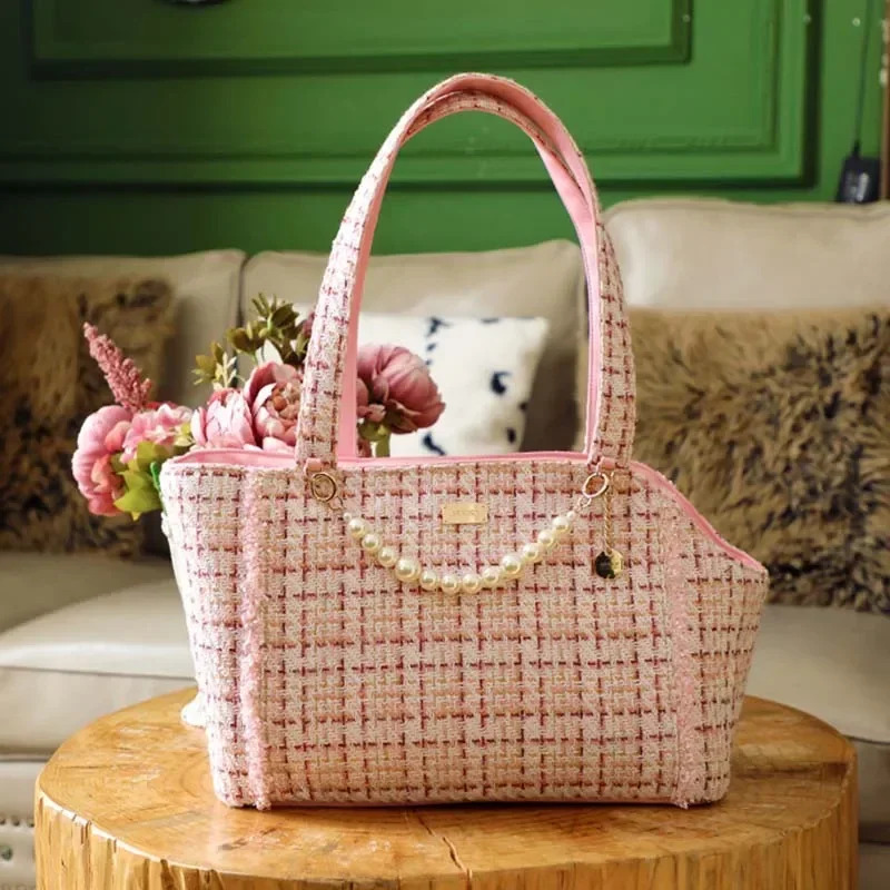 new Xiaoxiangfeng high-end pet supplies outdoor portable puppy design handbag dog accessories Chihuahua cat strap mobile travel bag