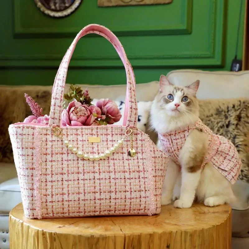 new Xiaoxiangfeng high-end pet supplies outdoor portable puppy design handbag dog accessories Chihuahua cat strap mobile travel bag