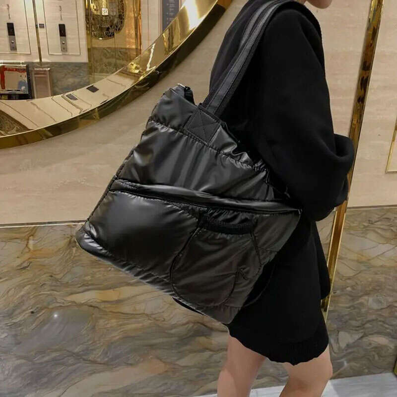 Designer Bag Female Down Bags Hot Sale Women Winter Mobile Space Glove Bag Cotton-Padded Jacket Shoulder Handbag Christmas Gift 2025 Droship purse lux