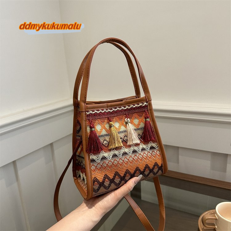 New ethnic style fashion women's handbag, trendy niche design, crossbody bag, tassel French stick bag #15 kukumalu