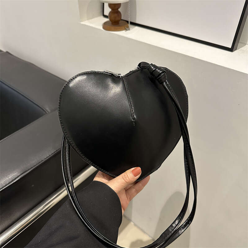 Fashion - Heart-Shaped Crossbody With Wide Shoulder Strap In Solid Color, Versatile Casual Bag For Women