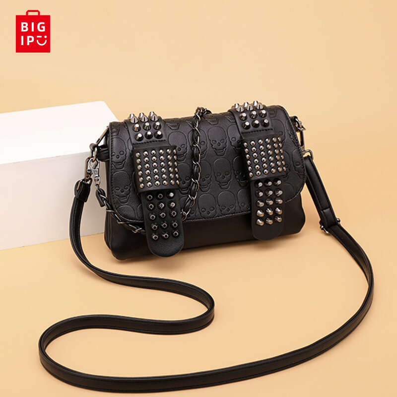 Designer Bag Fashion Women Black PU Leather Messenger Bags Vintage Crossbody Bags Punk Skull Rivets Underarm Shoulder Bags Sac A Main Bolsa purse luxu