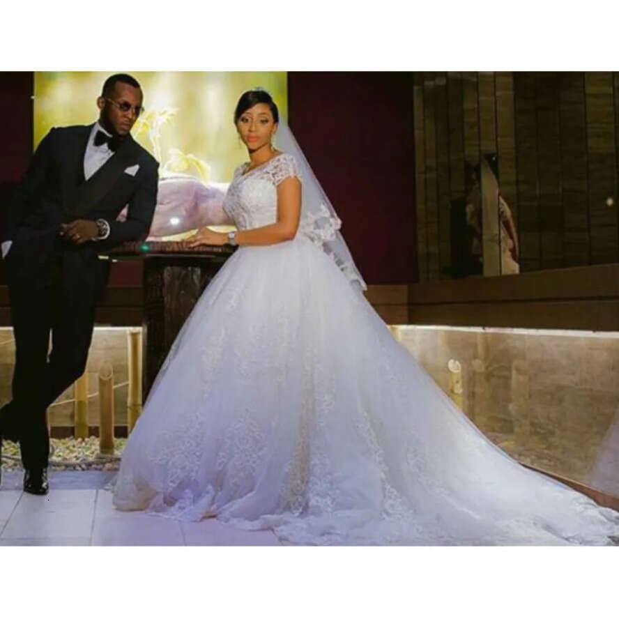 African Vintage Lace Appliques Ball Gown Short Sleeves Cheap Wedding Gowns Plus Size Bride Dresses Vestido De Novia