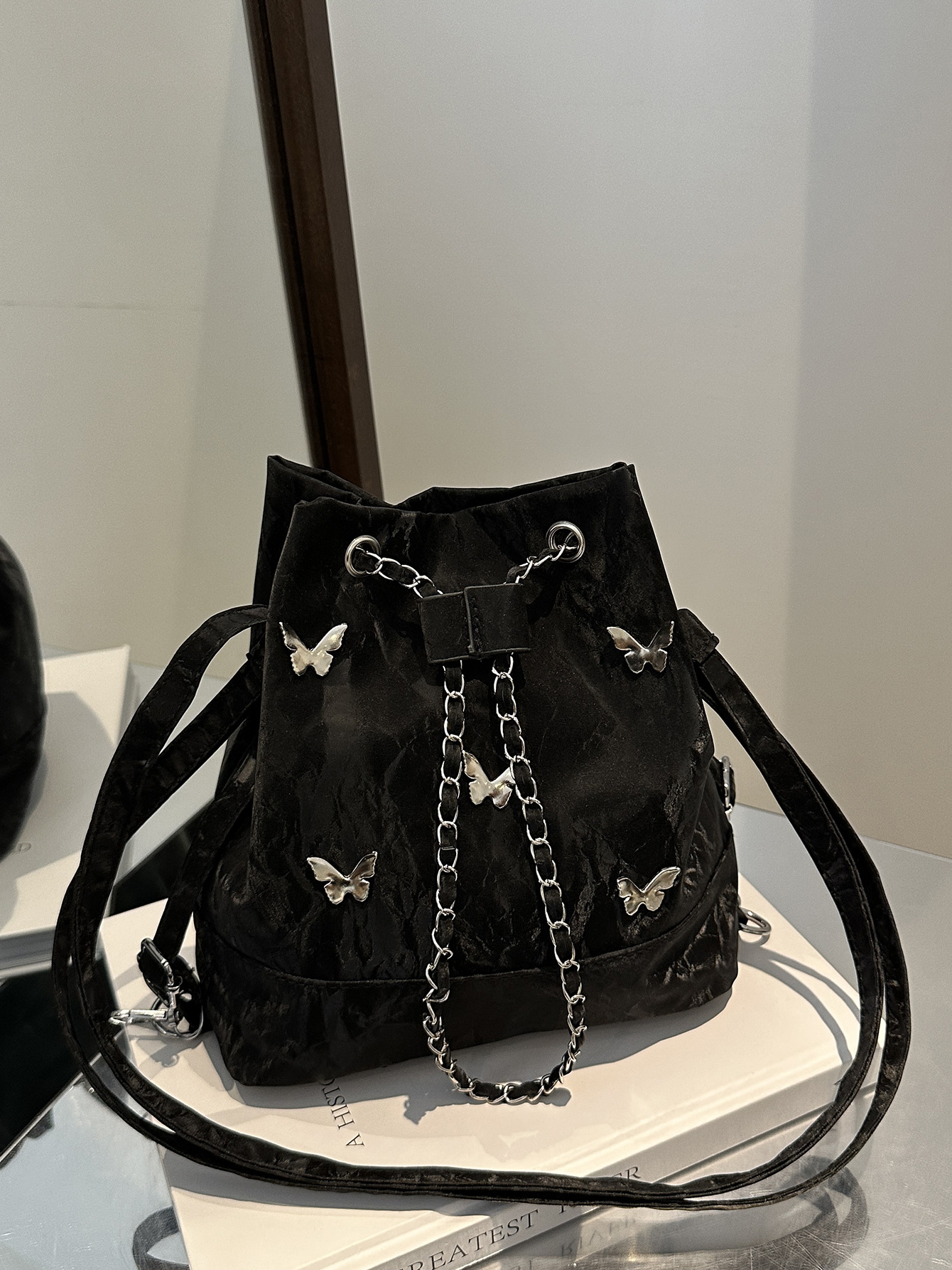 2025S Fashion Designer Autumn New Fashionable Crossbody Bucket Shoulder Bag For Women