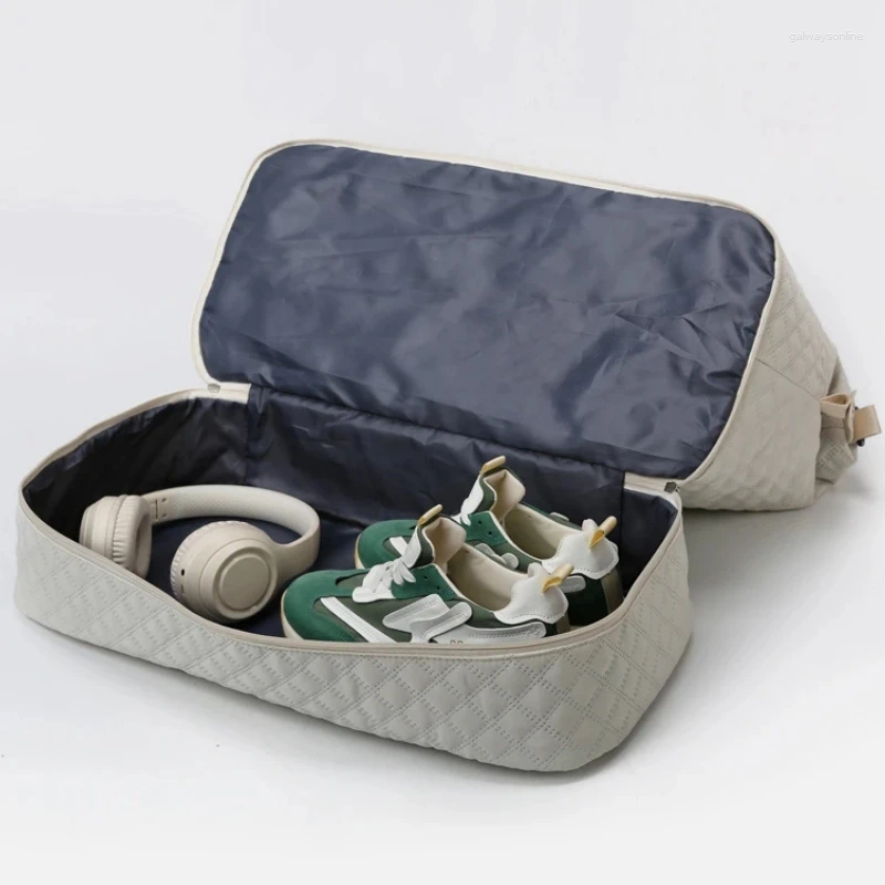 Carry On Duffel Bags For Travel, Large Capacity Weekender Overnight Travel Duffle With Shoe Compartment, Sports Fiess Handbag Men And Women B2