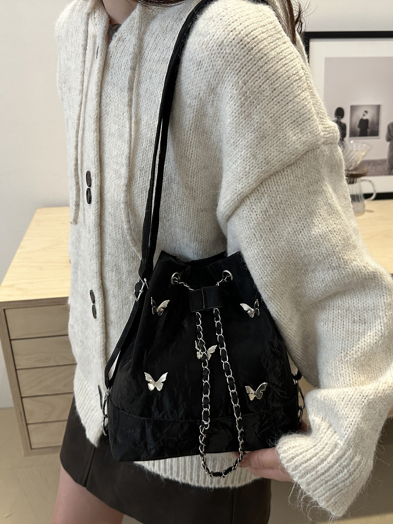 2025S Fashion Designer Autumn New Fashionable Crossbody Bucket Shoulder Bag For Women