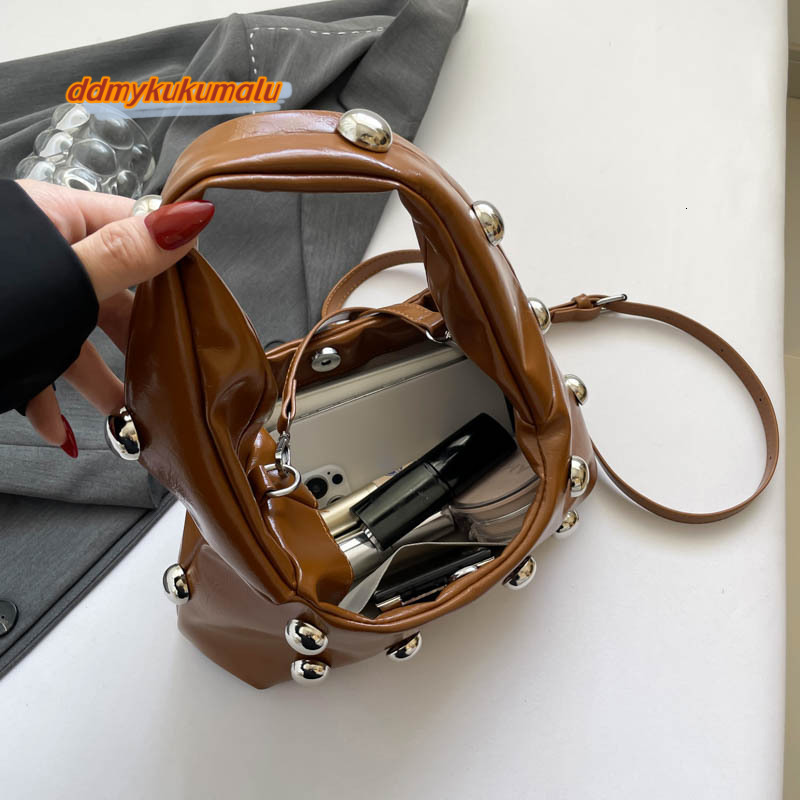 Fashionable and versatile rivet handbag for women 2024 new simple underarm bag, popular single shoulder commuting bag #28 kukumalu