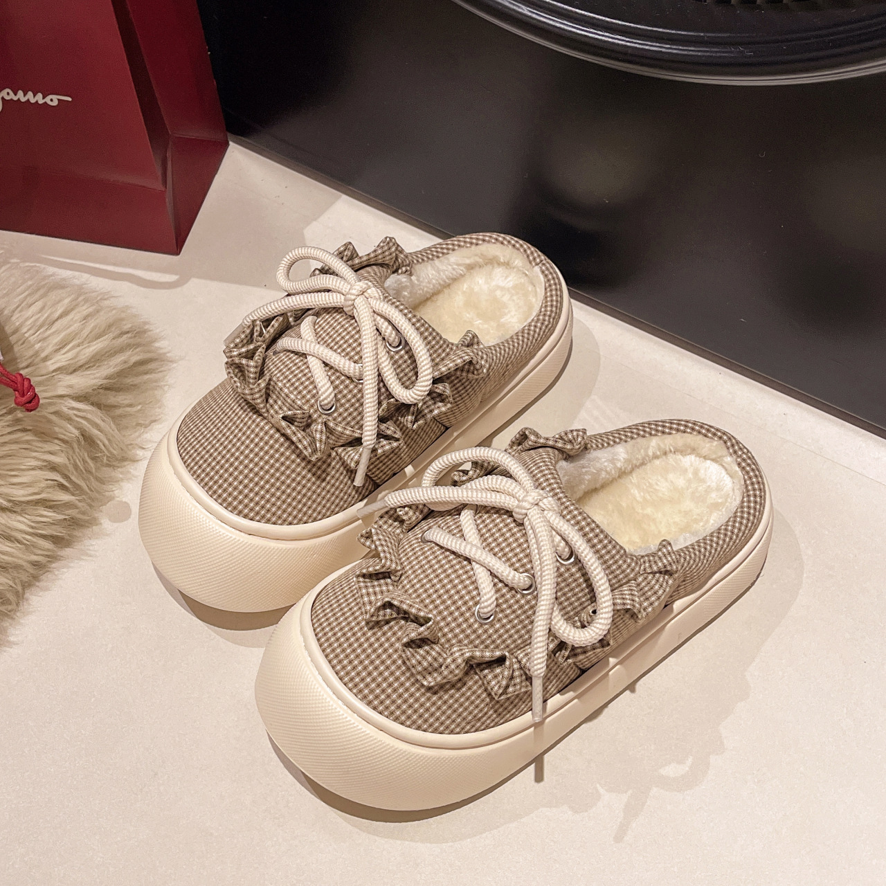 Female Lace Up Lotus Leaf Edge Toe Cotton Slippers.