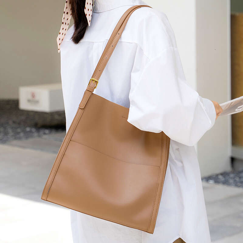 Fashion womens Genuine leather high-end tote large capacity 2024 new single shoulder bag, women's work and commuting bag