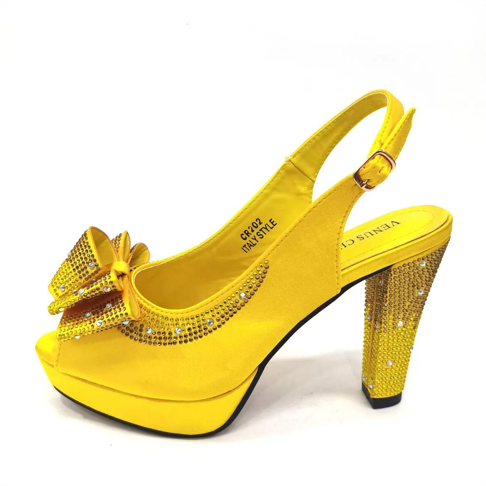 High Quality Yellow Color Fish Beaked Toe Cap Thin Heels Ladies Shoes Matching Bag Set For Women Wedding Party Pump 240321