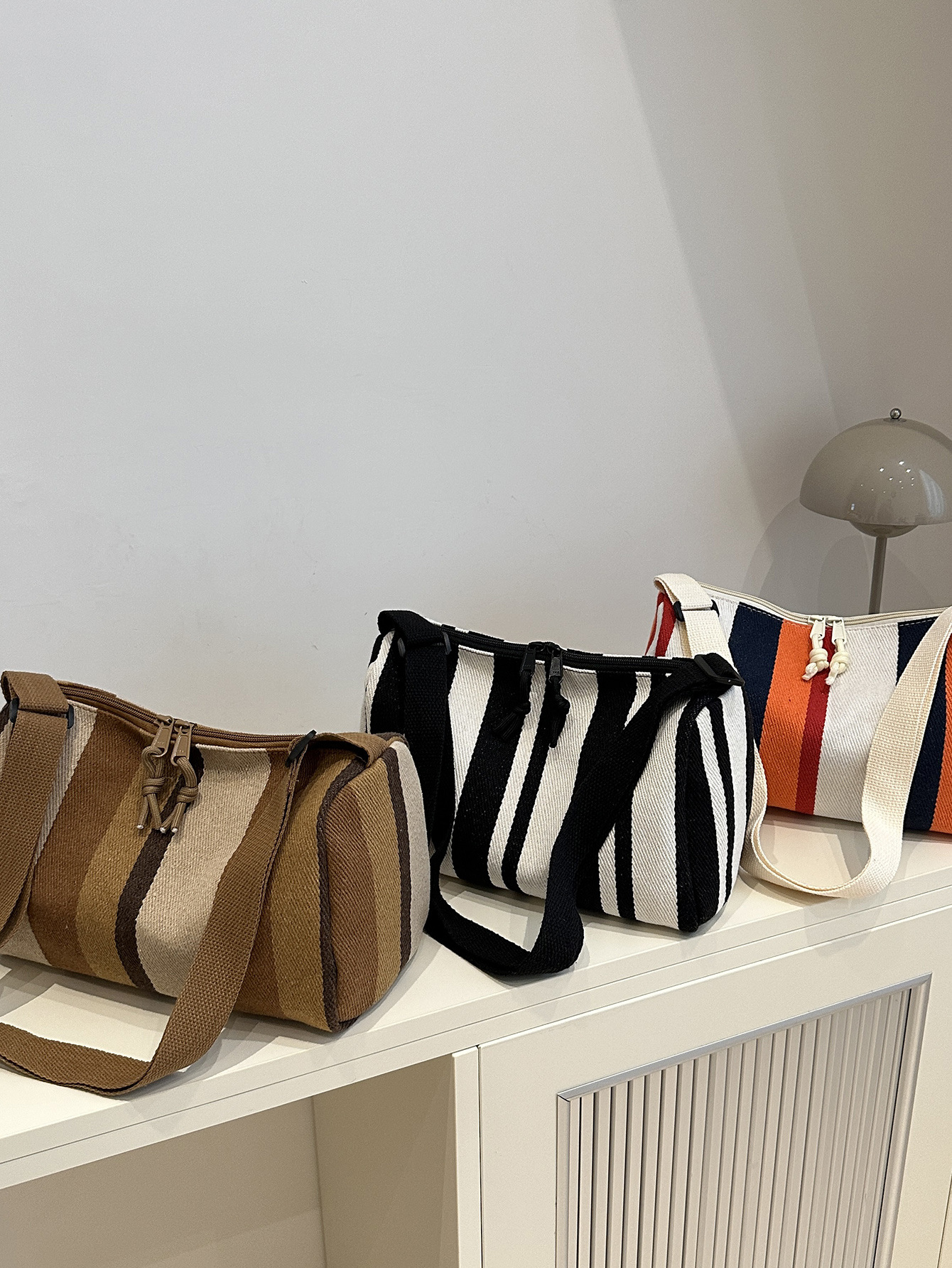 2025 Designer Autumn 3 New 2024 Large Capacity Women's Canvas Contrast Striped Single Shoulder Crossbody Bag