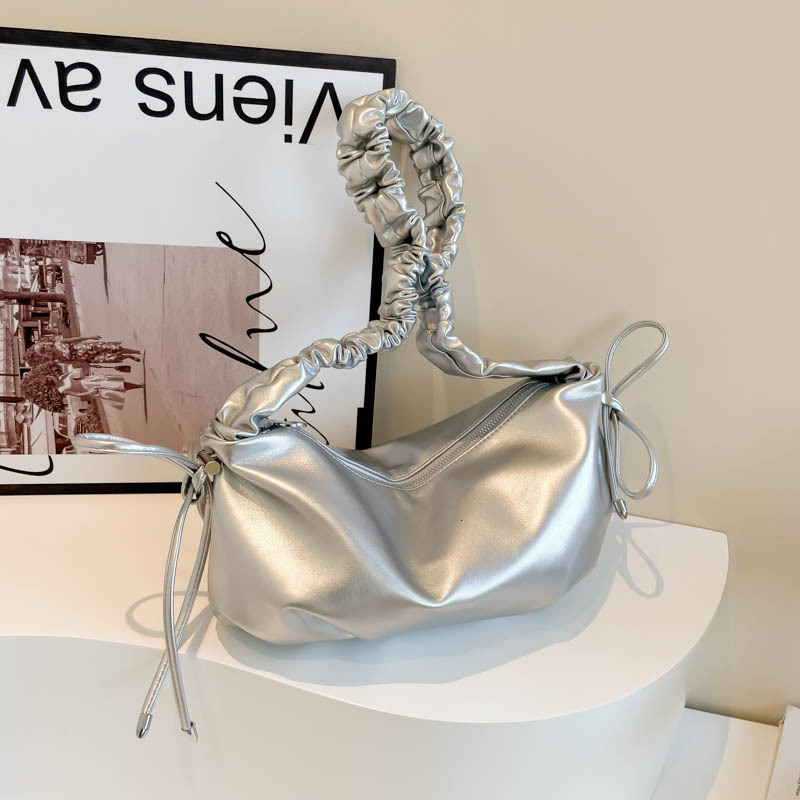 High End Female Niche Texture Crossbody With Folded New Fashionable Commuting Shoulder Versatile Dumpling Bag Bags Designer Handbags