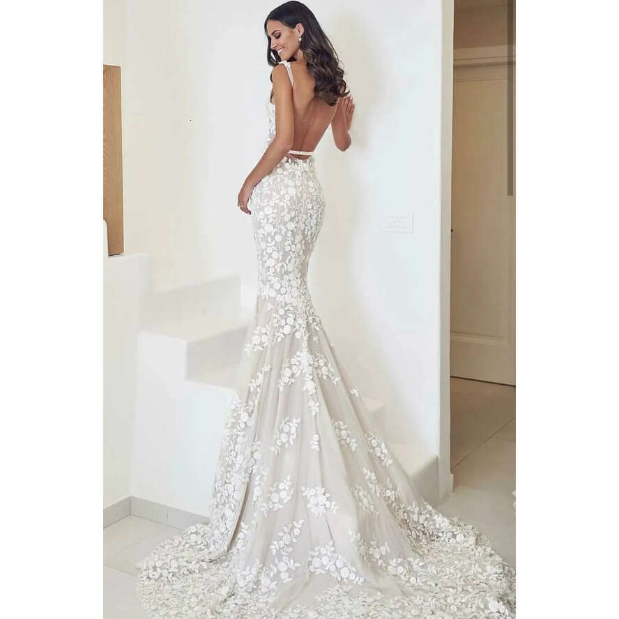 Sexy Backless Mermaid Beach Dresses V-Neck 3D Lace Applique Sweep Trumpet Garden Bridal Wedding Dress