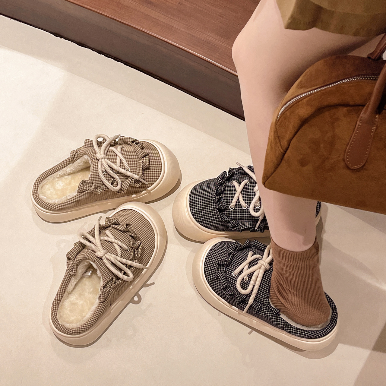 Female Lace Up Lotus Leaf Edge Toe Cotton Slippers.