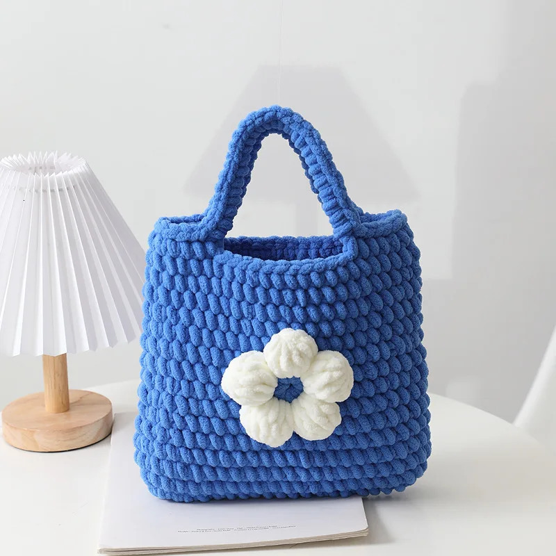 Crochet Knitted Handbag Womens Bag Puff Flower Finished Sweet Flower Handwoven Bag Ice Bar Thread 240320