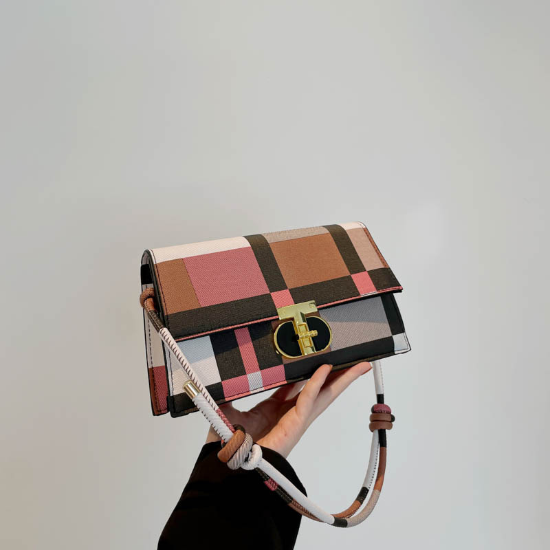 2025 Designer autumn 3 new 2024 women's square grid fashion temperament versatile crossbody shoulder bag for women