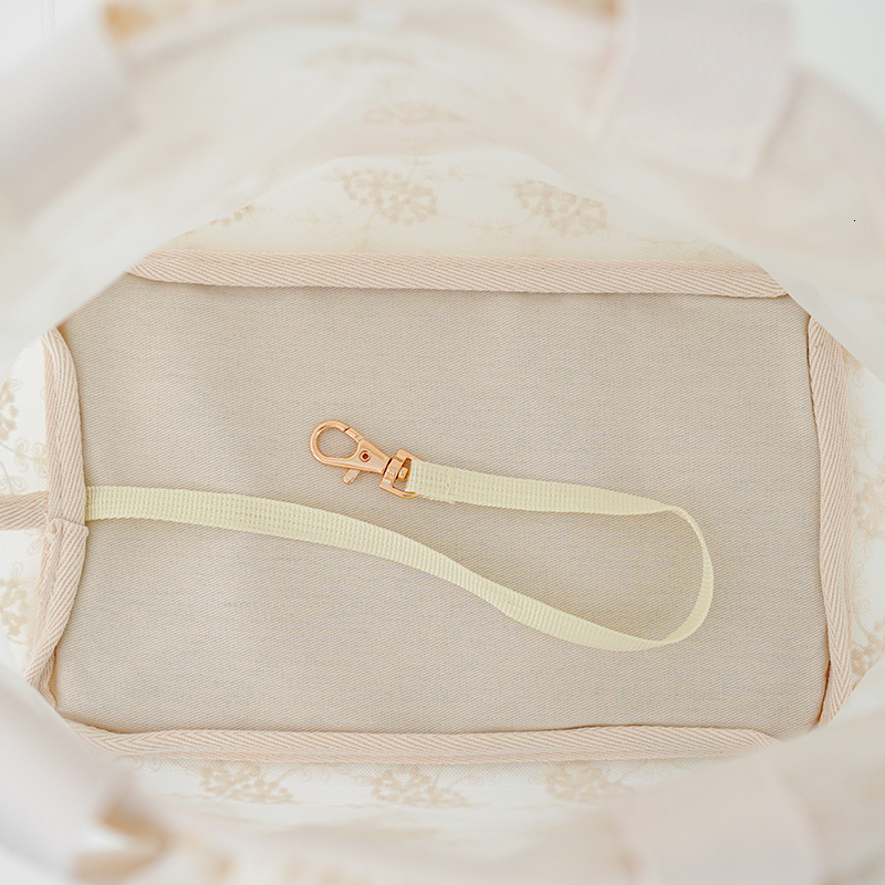 Puppy Strap Dog Walking Pet Accessories Bag Lace Designer Handheld Shoulder Cute Chihuahua Product
