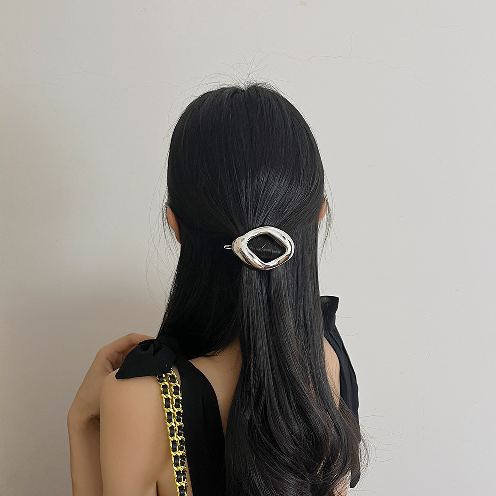 Korean Style Geometric Irregular Elliptical Metal Clip Minimalist High End Cool Accessory Niche Light Luxury Hair F09.18-13.95 624aa