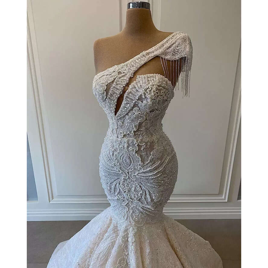 2022 Plus Size Arabic Aso Ebi Urious Lace Beaded One Shoulder Mermaid Bridal Dresses Vintage Wedding Gowns