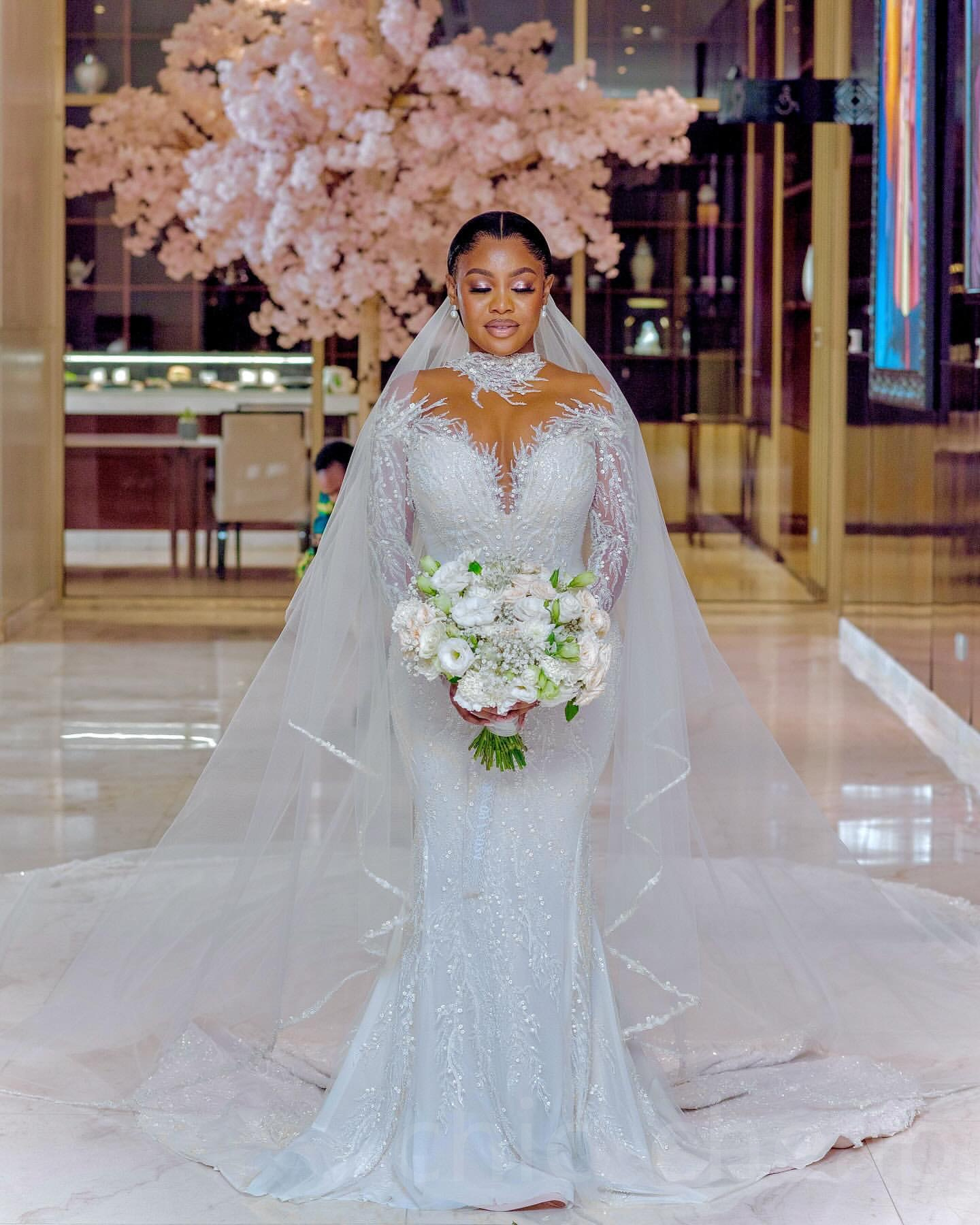 2024 Arabic Aso Ebi Plus Size Off White Mermaid Wedding Dresses Full Sleeves Sheer NeckLace Vintage Elegant Bridal Gowns Dress ZJ0246